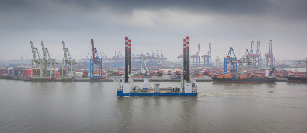 jack-up vessel at port